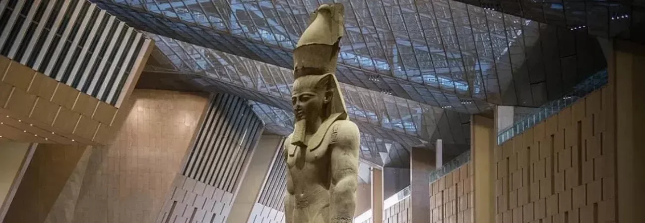 Statua di Ramses II, grande museo egizio apertura