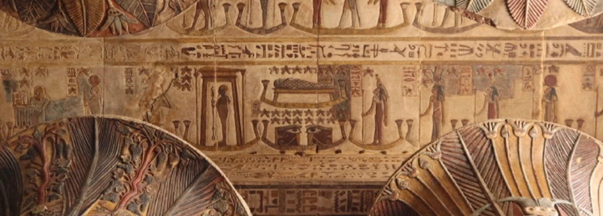 Iscrizioni colorate nel Tempio di Khnum