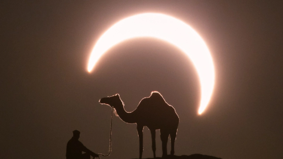 Totale Sonnenfinsternis 2027 über den Tempeln von Luxor in Ägypten