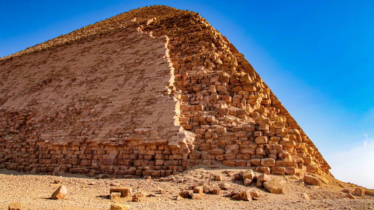 Die Geheimnisvolle Knickpyramide