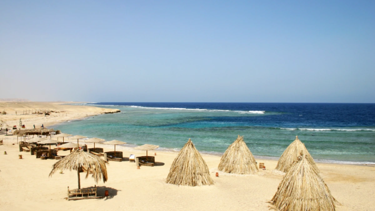 Ein schöner Strand in Ägypten. Lage 10 km nördlich von El Quseir/Rotes Meer.