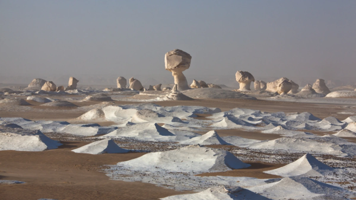 Weiße Wüste Ägyptens mit Kreidefelsen