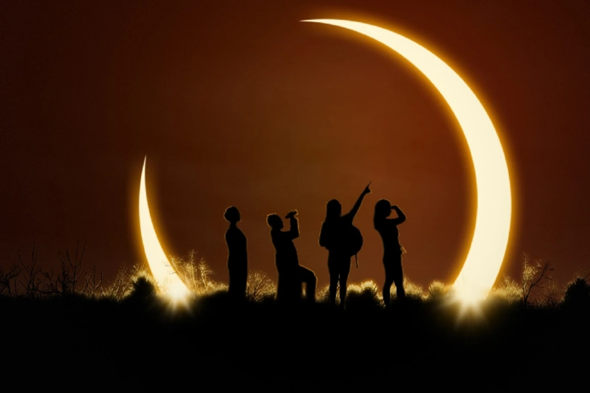 Beobachtung der Sonnenfinsternis mit zertifizierter Schutzbrille