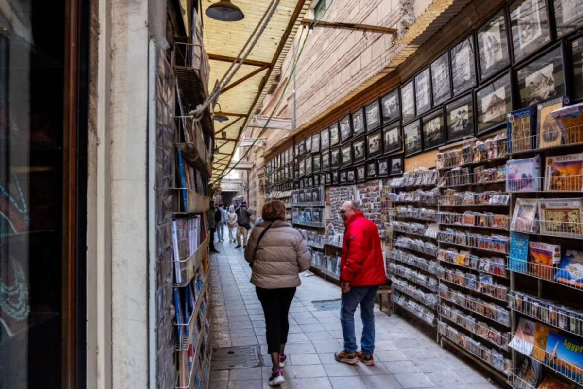 Touristen in Ägypten shoppen