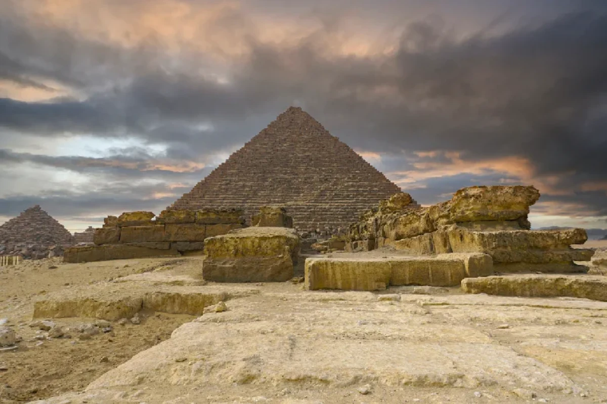 Chephren-Pyramide in der Nekropole von Gizeh, Ägypten