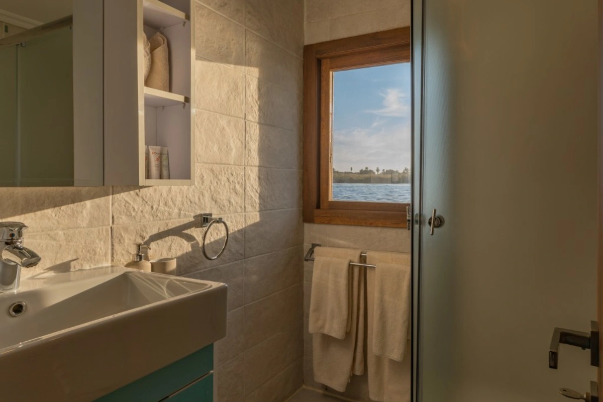 Nun Dahabyia Bathroom