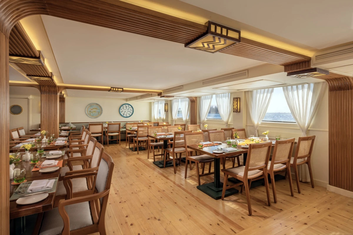 Restaurant on DWA NIle Cruise, DWA NIle Cruise