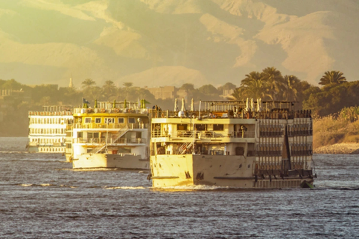 1. Croisière sur le Nil au coucher du soleil, de Louxor à Assouan, Voyage organisé egypt 10 jours.