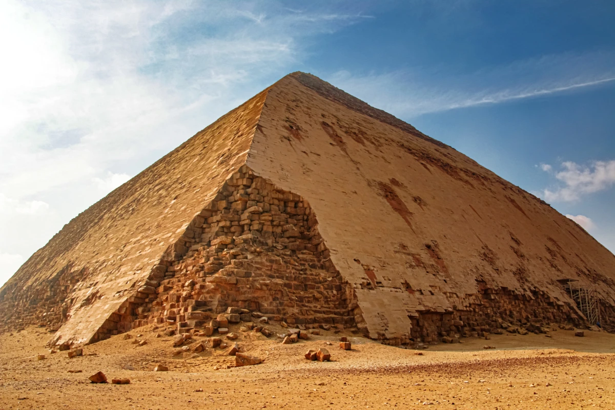 Die Geheimnisvolle Knickpyramide