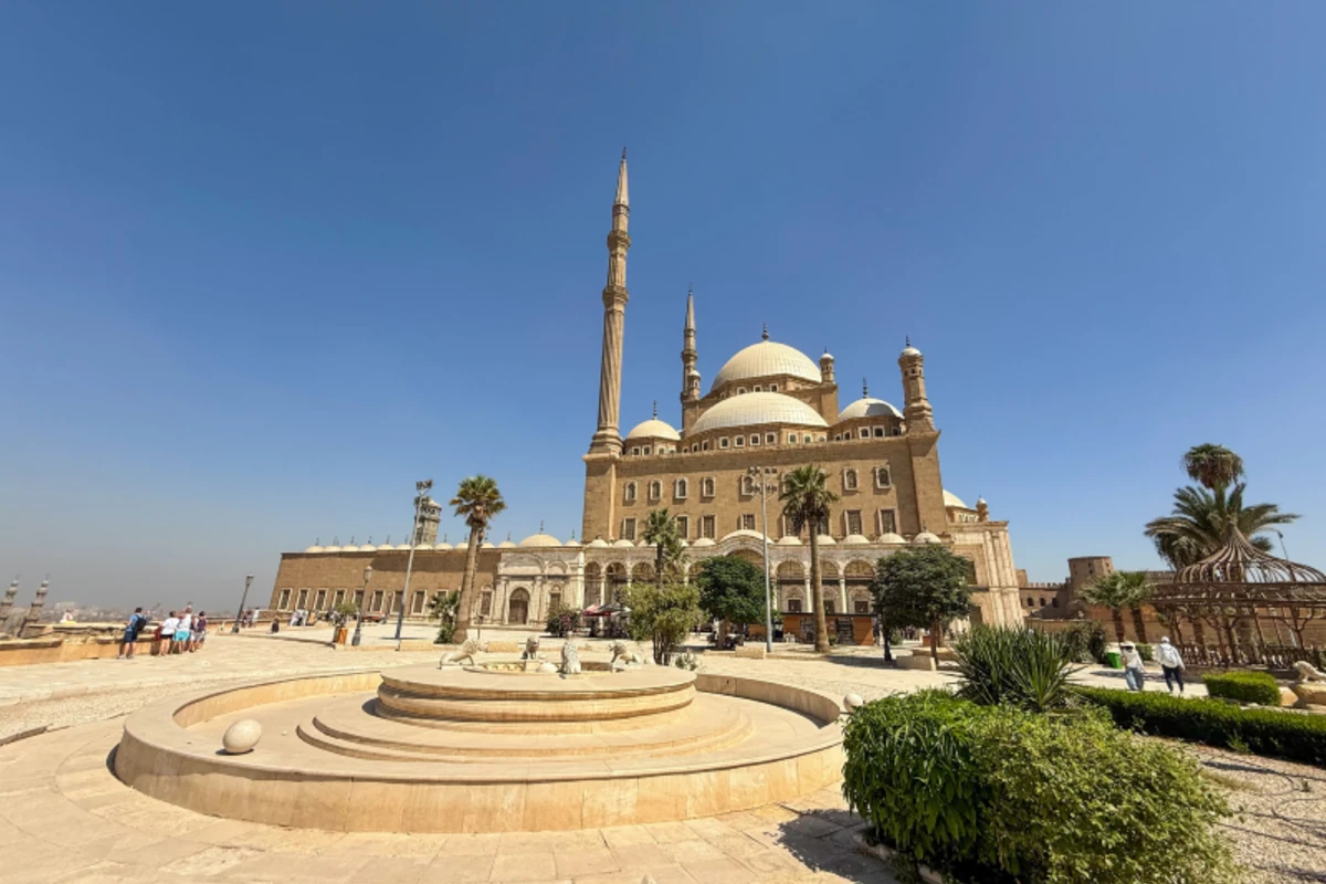 Wer war Mohamed Ali und warum wurde die Moschee nach ihm benannt?