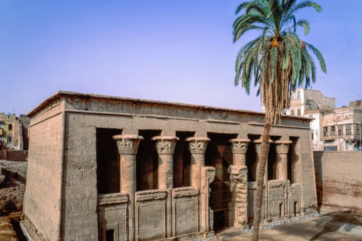 Detailaufnahme der Hieroglyphen im Esna Tempel