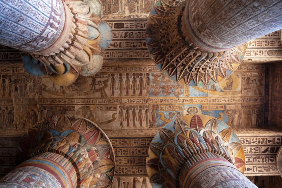 Esna Tempel bei Luxor – gut erhaltene altägyptische Architektur