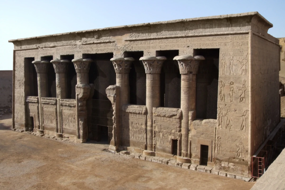 Deckenreliefs mit Sternbildern im Esna Tempel