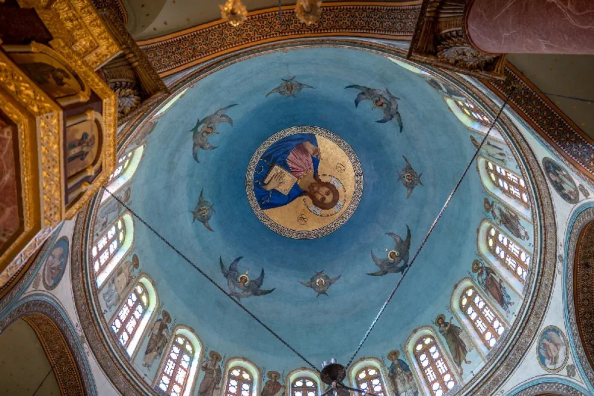 Welche praktischen Tipps sollte man beim Besuch von Kirchen in Ägypten beachten?