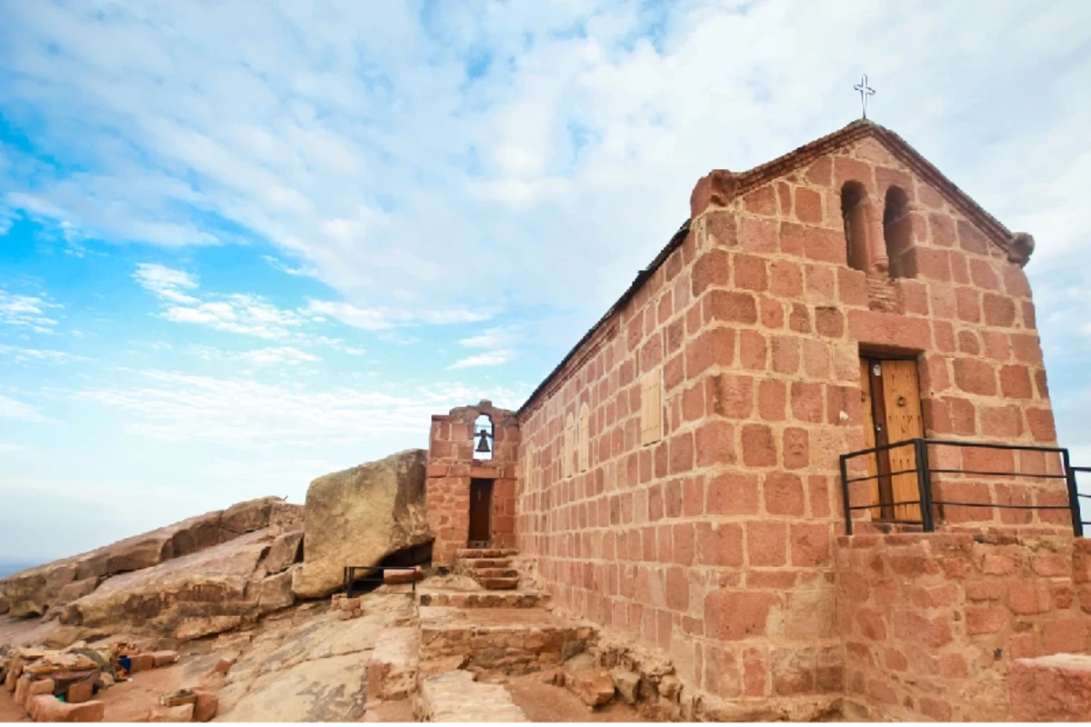 Wie ist die Natur der Wüste Sinai beschaffen?