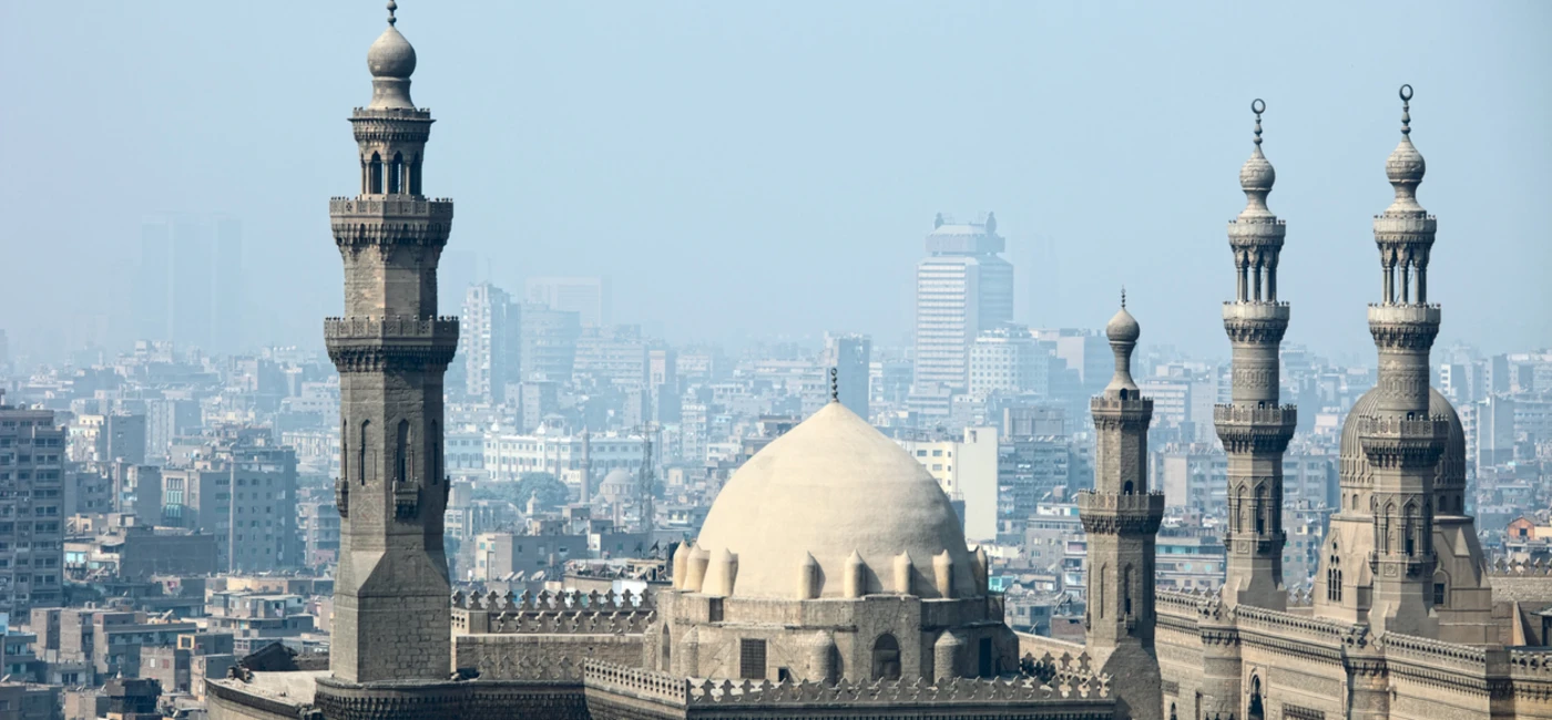 Mezquita de Al-Azhar: La Resplandeciente Joya Religiosa y Académica de Egipto