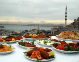piatti diversi in un ristorante a turchia , Turchia cosa mangiare