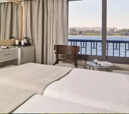 Una camera da letto doppia dentro la Crociera M/S Tulip, crociera sul nilo lusso 