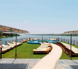 Sedie solare a bordo attorno la pescina della  delle Crociera Nile Premium Lussuosa, crociera sul nilo da luxor a abu simbel