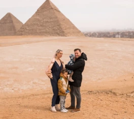 una famiglia alle piramidi, tour cairo e crociera sul nilo