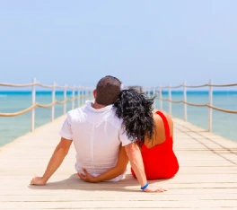 Hurghada Piramidi, una coppia al mare