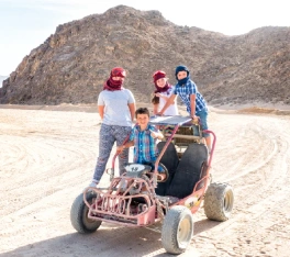 Hurghada Piramidi, una famiglia al deserto 