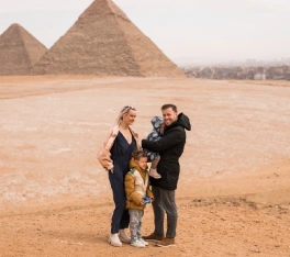 Una Famiglia nelle Piramidi, vacanze in egitto a natale