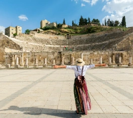 Viaggio in Giordania, una donna in Giordania