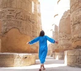 una donna a Luxor, viaggio cairo e luxor