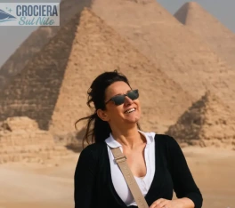 Donna alle Piramidi, viaggio egitto agosto