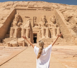 La fachada del templo de Abu Simbel, Asuán, Egipto, África