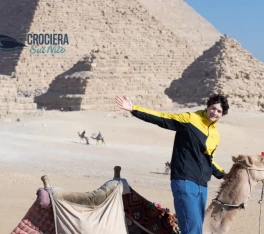 il Nostro cliente con un cammello, tour egitto classico