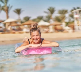 Una Donna a Hurghada, egitto a capodanno