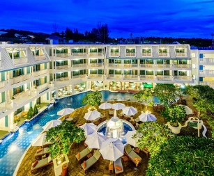 Pukhet: Andaman Seaview Karon Beach Resort
