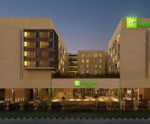 Holiday Inn Delhi Hotel 