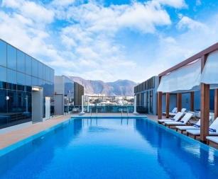 Pool of IntercityHotel Bawshar