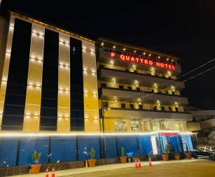  P Quattro Petra Hotel
