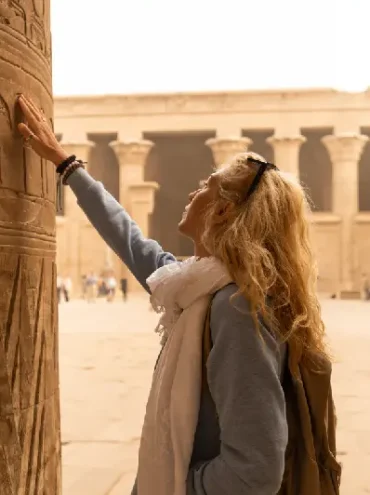 donna nel tempio di edfu, tempio di edfu