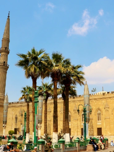 Mezquita de Al Hussein: Historia, Arquitectura y Espiritualidad en El Cairo