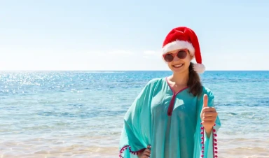 Una donna sulla Spiaggia , vacanze in egitto a natale