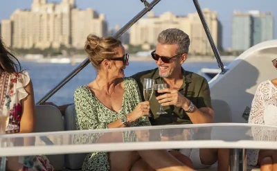 Una coppia in Dubai, Dubai ferragosto