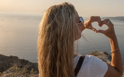 turista in visita in egitto, crociera sul nilo e sharm el-sheikh