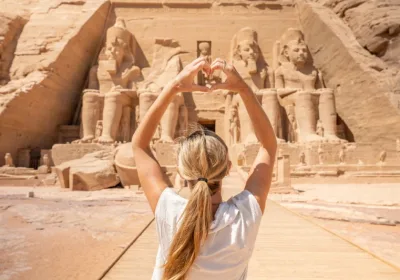 Località dell'Egitto i cui Templi Hanno Enormi Statue