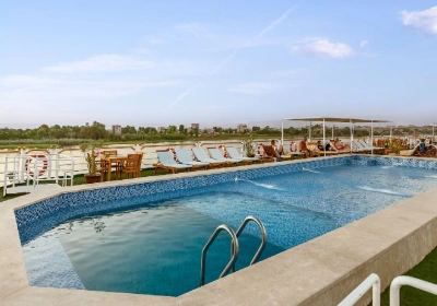 piscina del crucero Radamis II