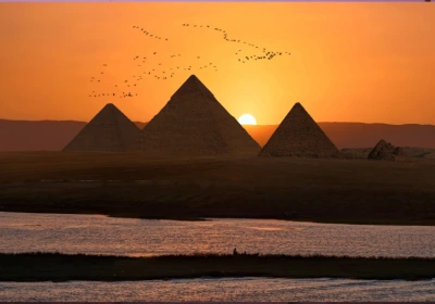 Le Piramidi di Giza nel tramonto, eclissi solare 2027 