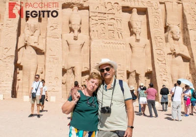 donna nel Tempio di Karnak, pasqua egitto