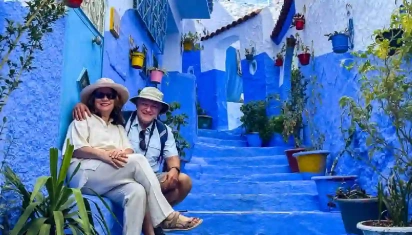 Una coppia in Chefchaouen, Tour Marocco Città Imperiali