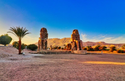 Los Colosos de Memnón – El Monumento Más Icónico de Luxor