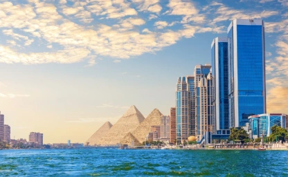 Blick auf das historische und moderne Kairo in Ägypten
