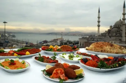 piatti diversi in un ristorante a turchia , Turchia cosa mangiare